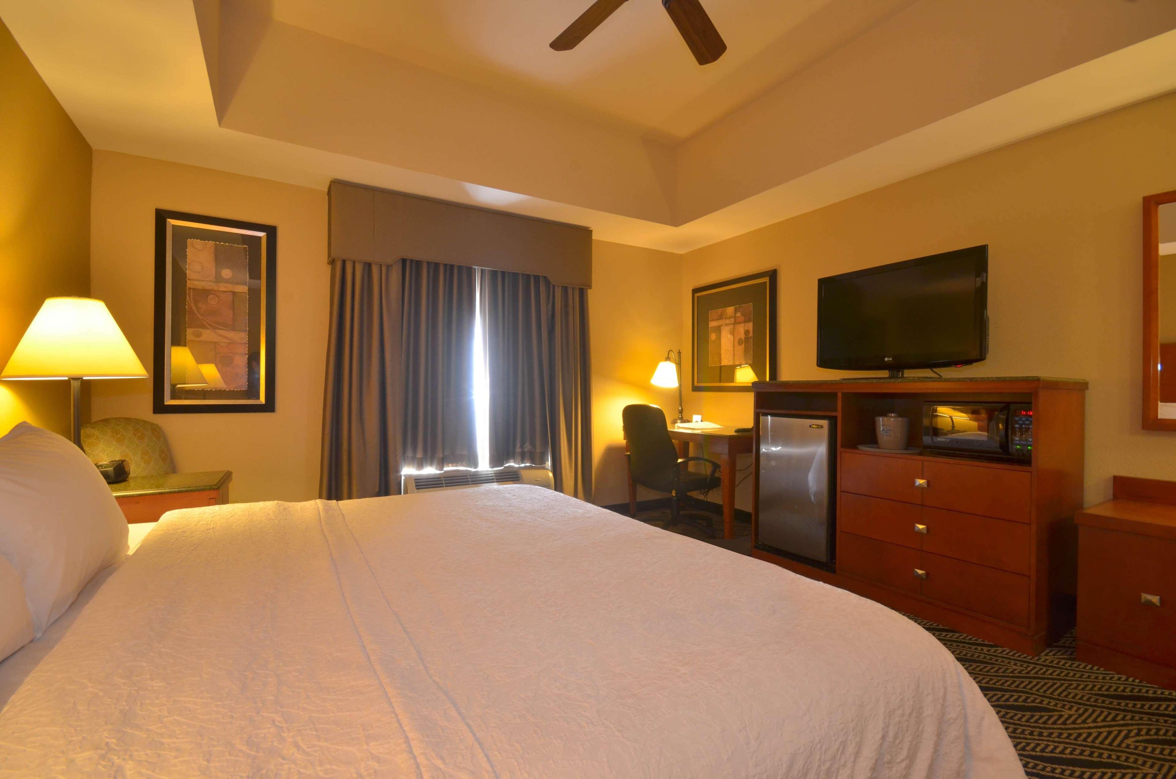 Hampton Inn Bryant Buitenkant foto