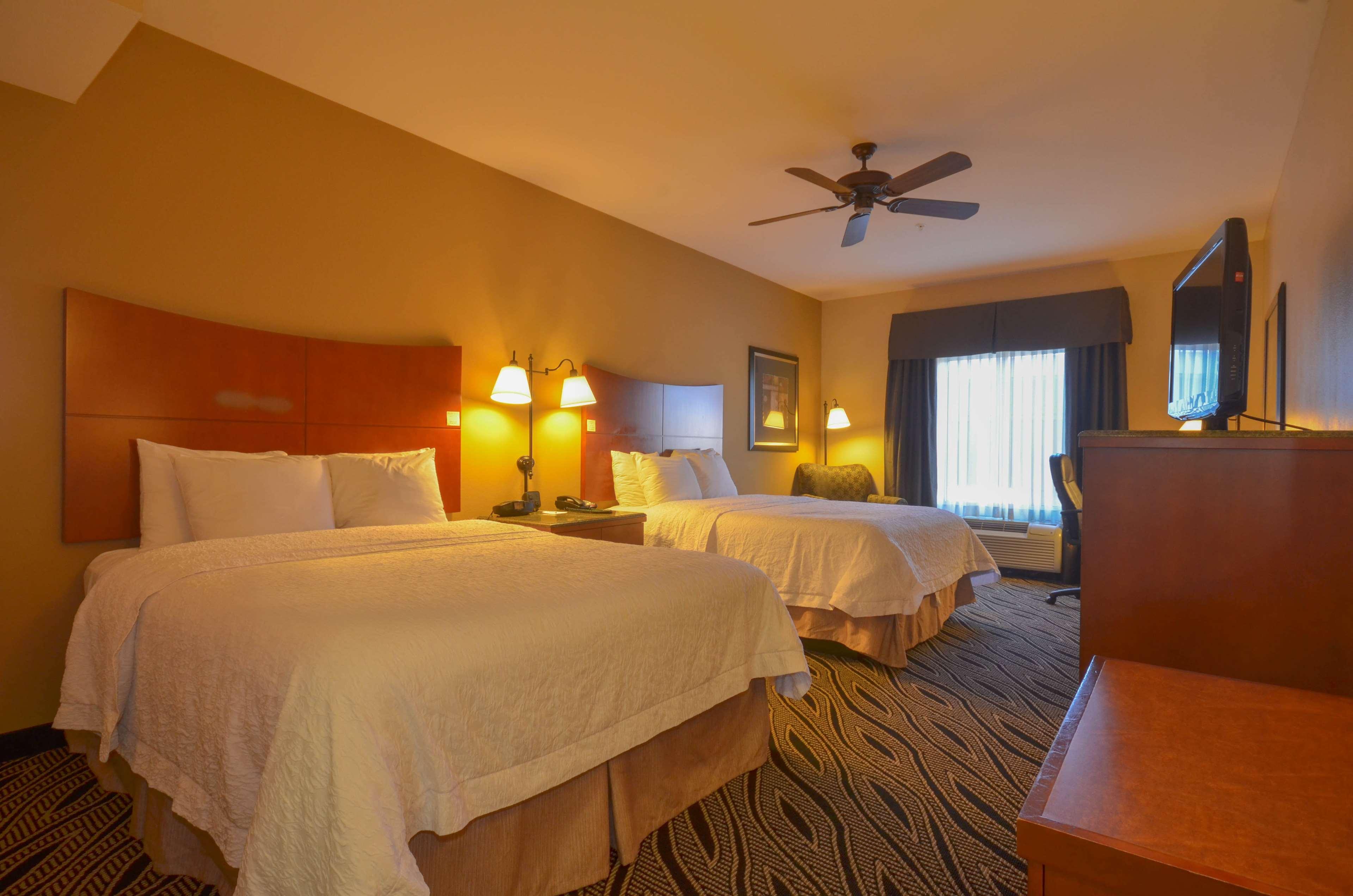 Hampton Inn Bryant Buitenkant foto
