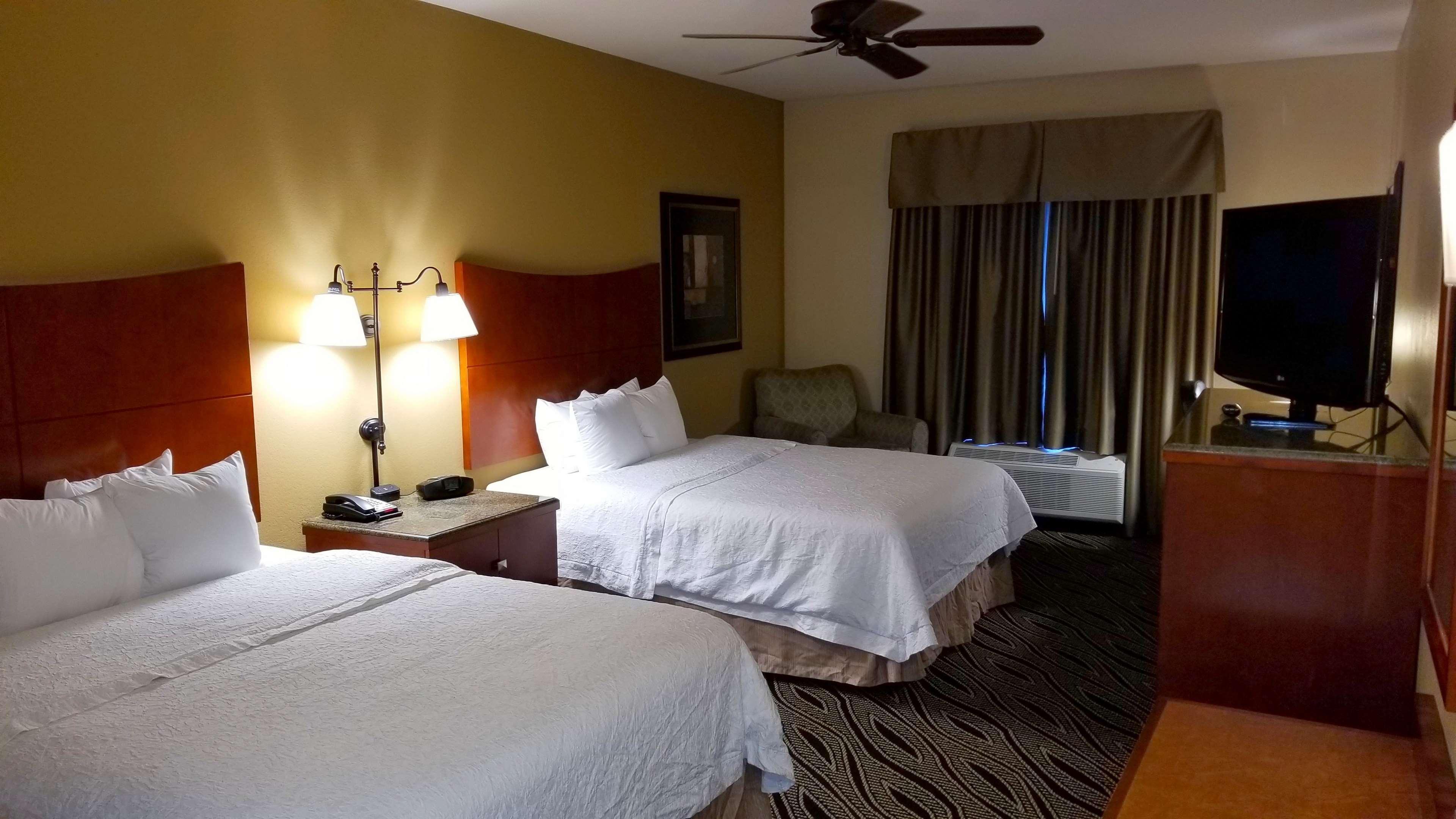 Hampton Inn Bryant Buitenkant foto