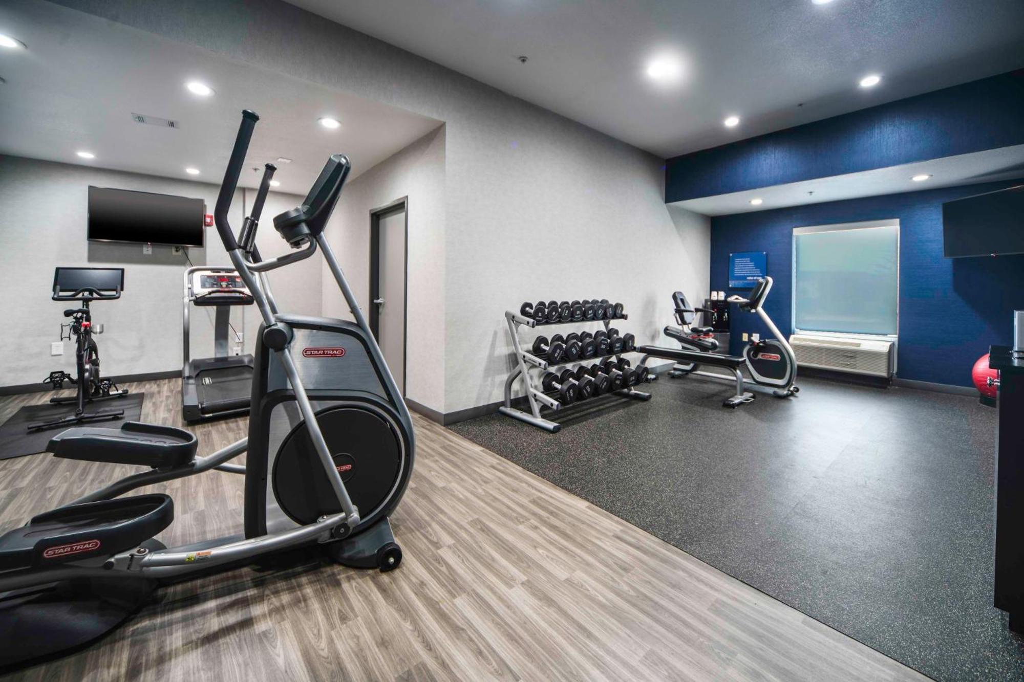 Hampton Inn Bryant Buitenkant foto
