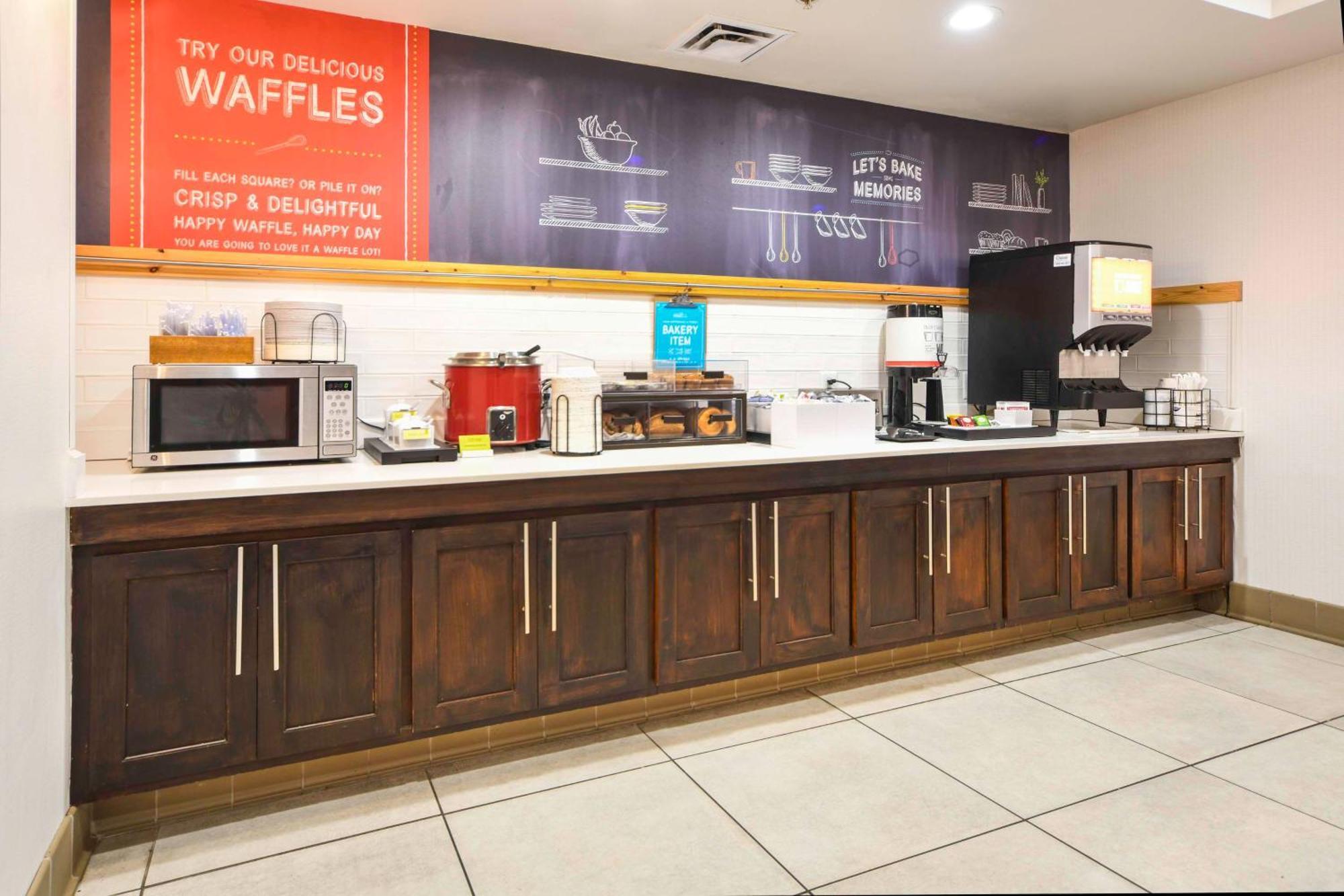 Hampton Inn Bryant Buitenkant foto