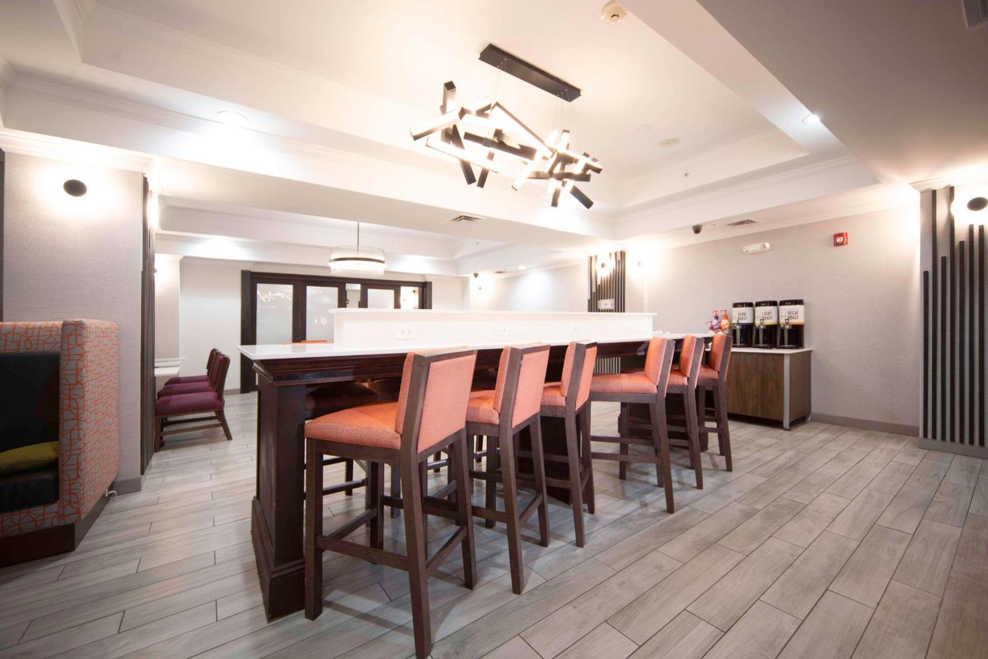 Hampton Inn Bryant Buitenkant foto