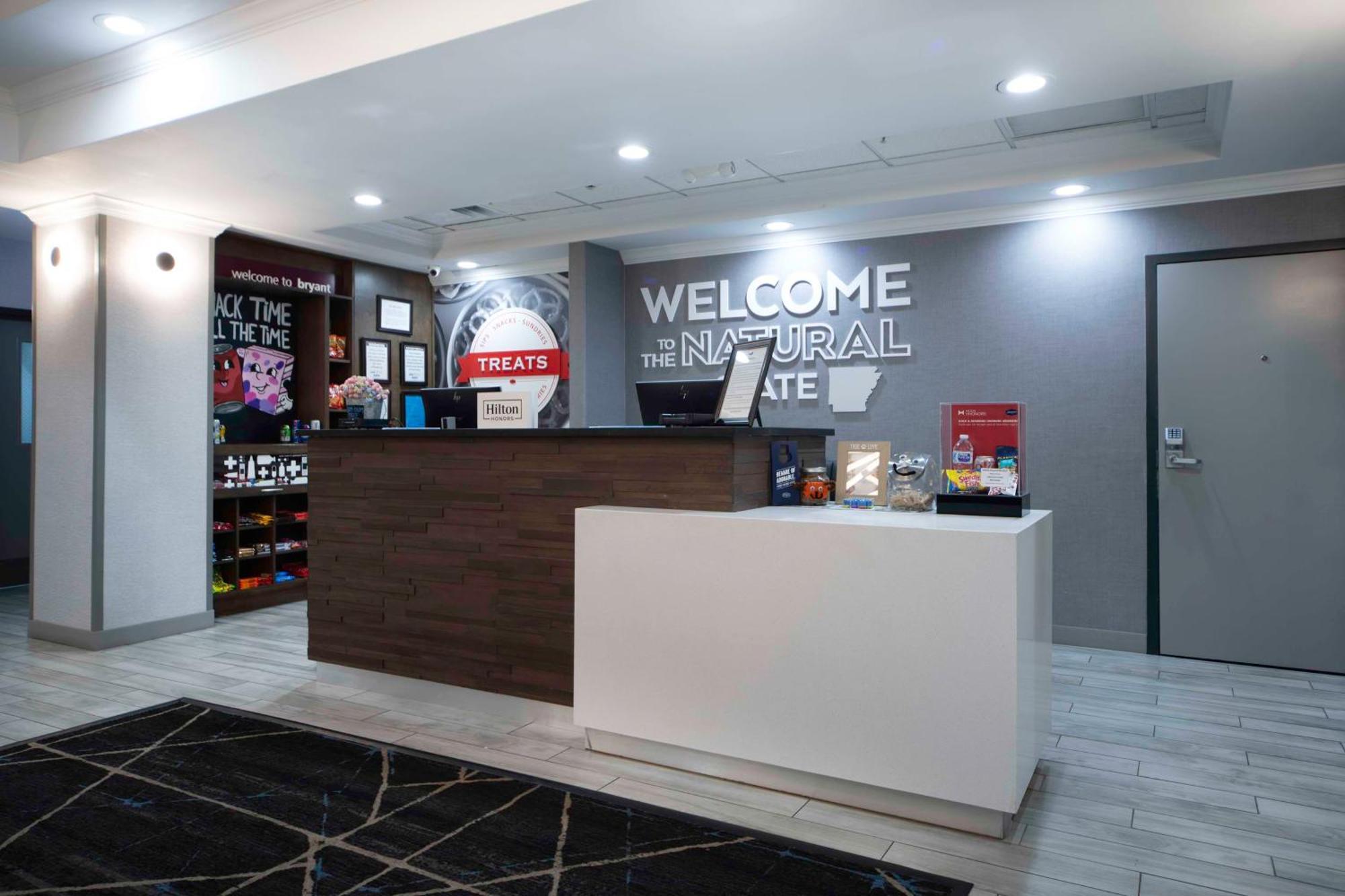 Hampton Inn Bryant Buitenkant foto